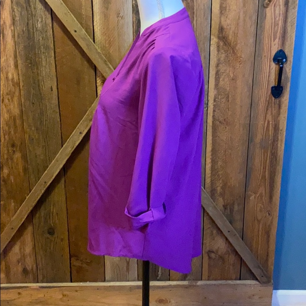 Blouse-light weight flowy - Picture 2 of 9